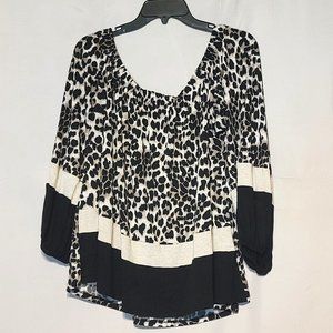 ENTRO Brand: Lg Off the shoulder leopard print Blouse with cream and black bands